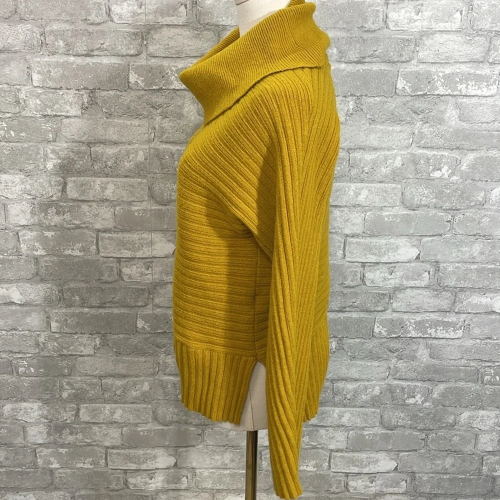 Anthropologie elegant cowl
